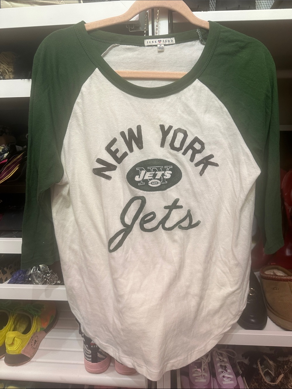 Women’s Junk Food White & Green New York Jets Raglan Tee, Sz M